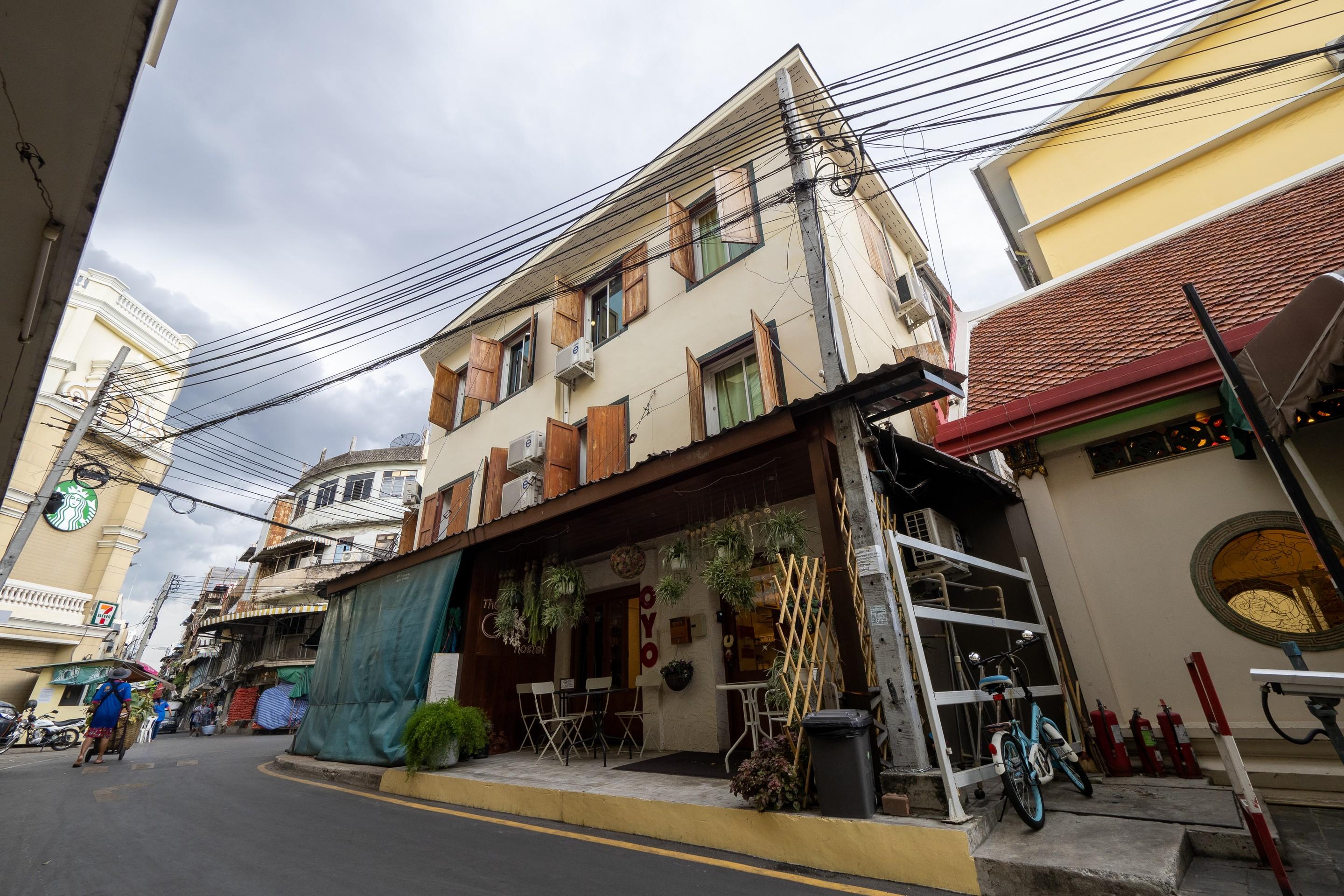 Oyo 895 The Onion Hostel Bangkok Exterior foto